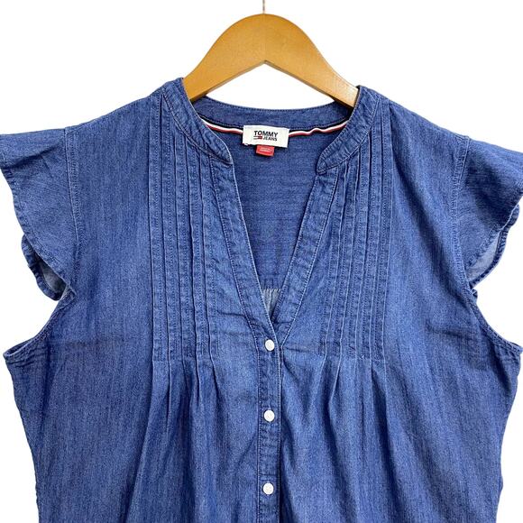 Tommy Hilfiger Denim Top Womens Medium Blue Button Up V-Neck Pin Tuck Sleeveless - Picture 2 of 9